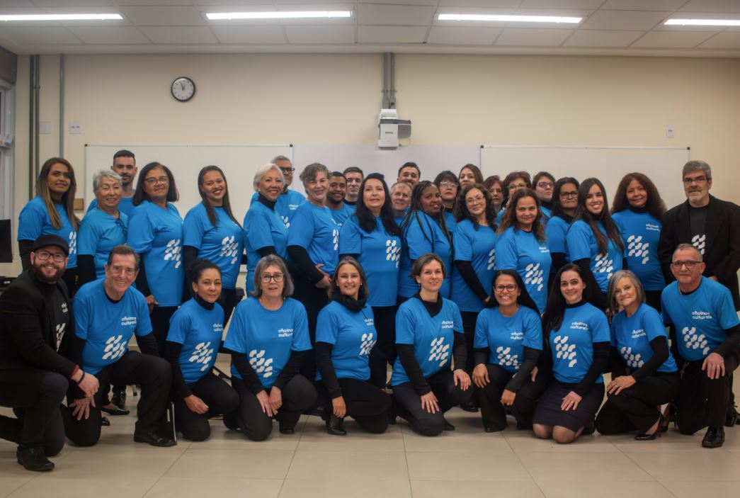 Coral adulto e coro infantil cênico thyssenkrupp na Sala Glória Rocha em Jundiaí